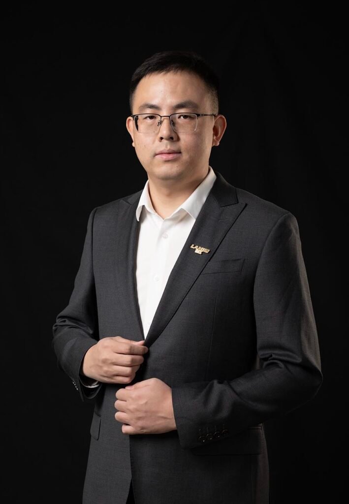 Novastar-Regional-Sales-Manager-Torres-Tian