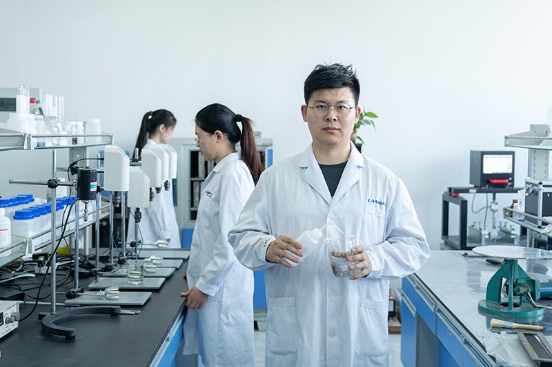 LANDU-laboratory-chemists-team