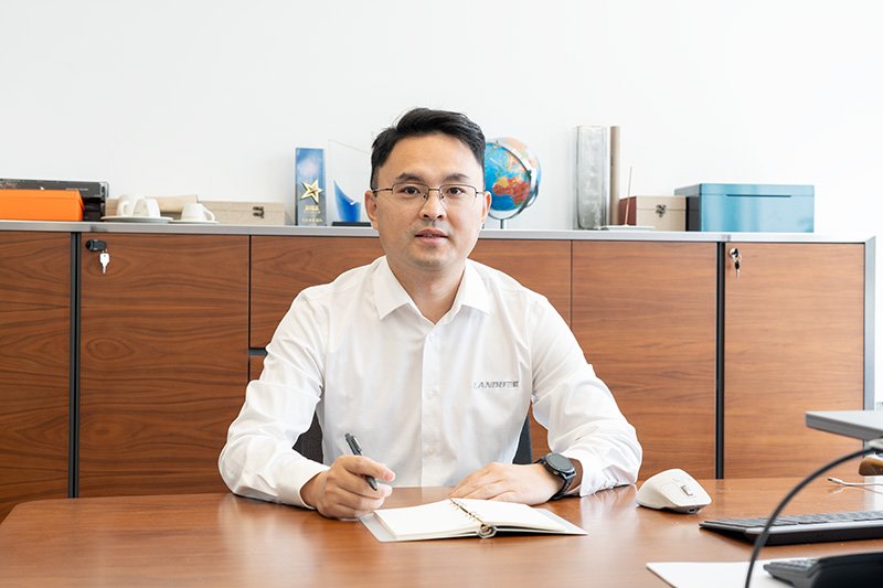 LANDU-product-specialist-David-wang