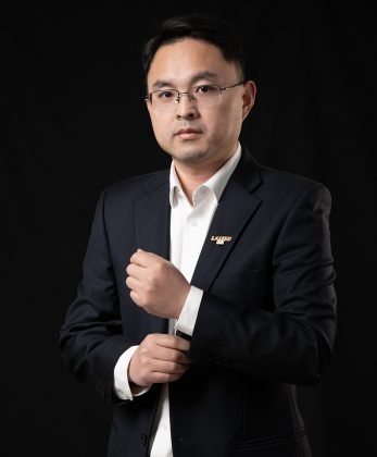 Новастар-Менеджер з регіональних продажів Девід Ванґ